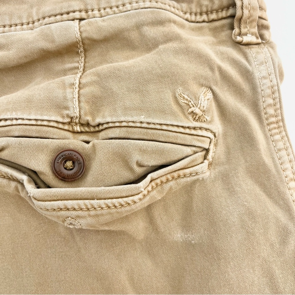 American Eagle Outfitters Men's Khaki Shorts Cargo Style Sz 32 Extreme Flex - Picture 8 of 9